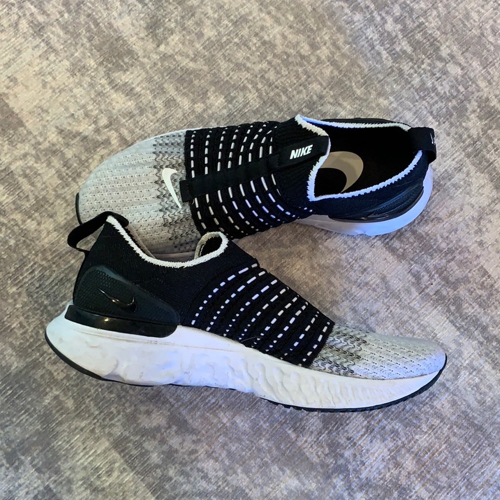 Nike Black and White Athletic Shoes